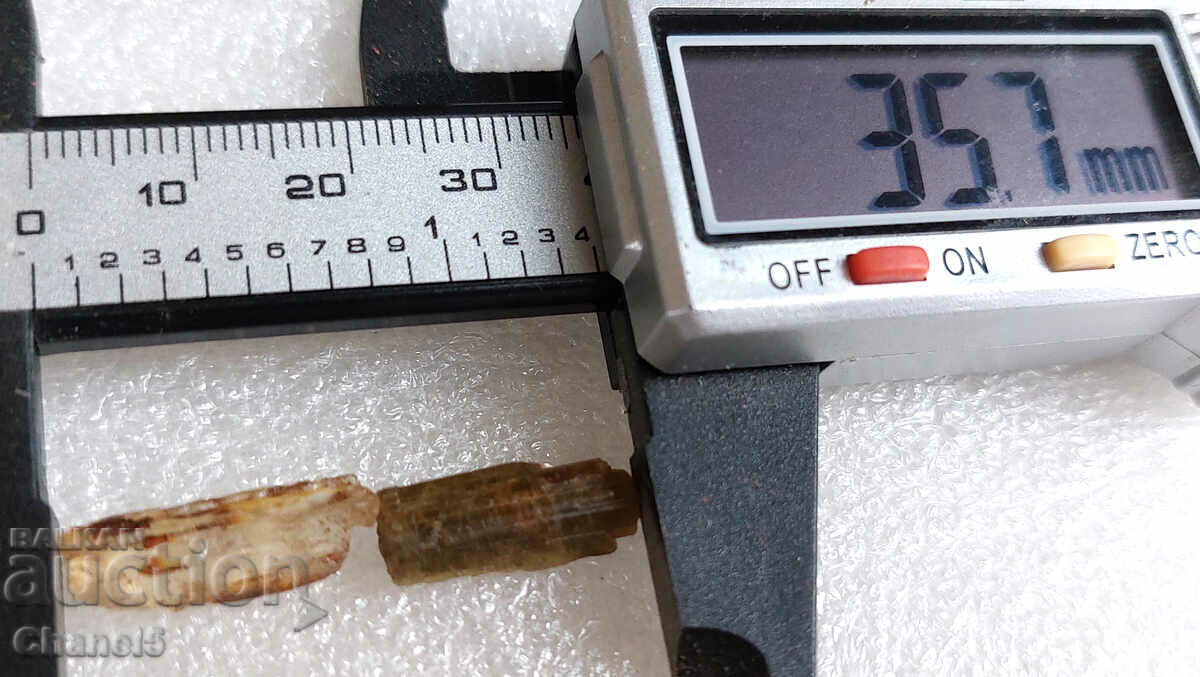 LOT OF GOLD SCAPOLIT AND GREEN TOURMALINE - (494) with price 9.00 BGN | € 4.60 LOT OF GOLD SCAPOLIT AND GREEN TOURMALINE - (494) with price 9.00 BGN | € 4.60