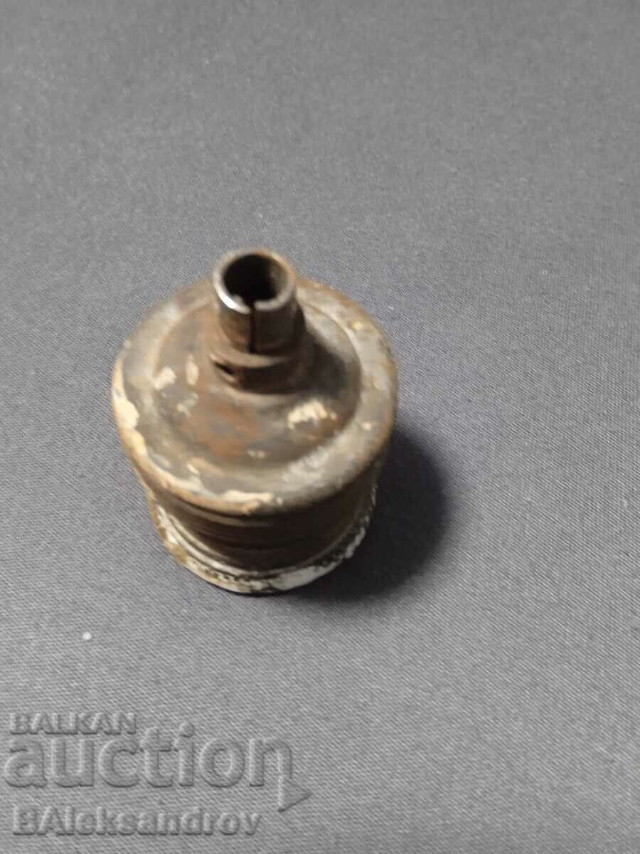 Old ceramic socket with price 10.00 BGN | € 5.11