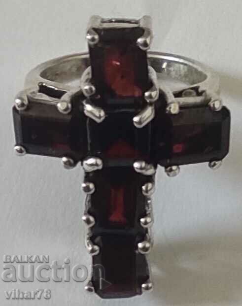 WOMEN'S SILVER RING WITH GARNET - 6 WOMEN'S SILVER RING WITH GARNET - 6