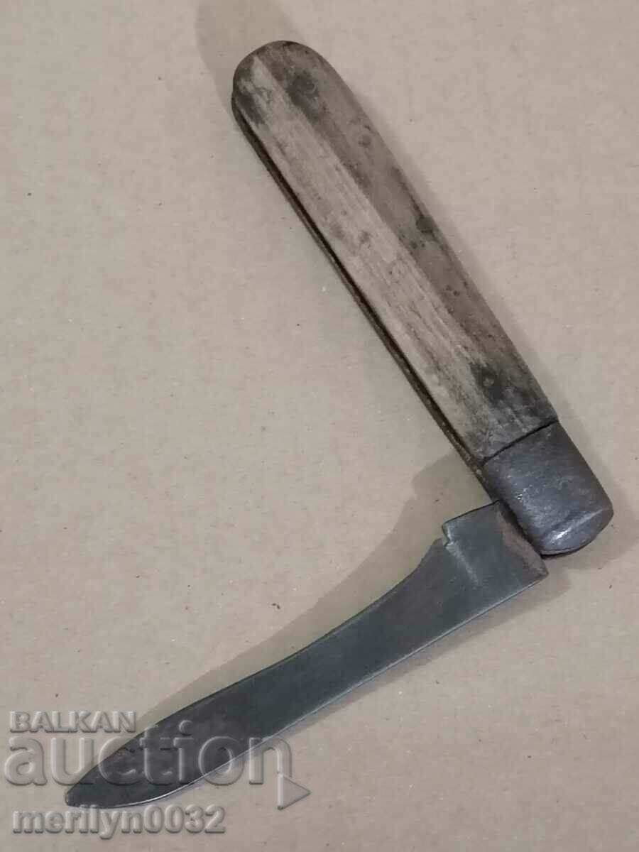 Old knife, knife, checkered with price 35.00 BGN | € 17.90