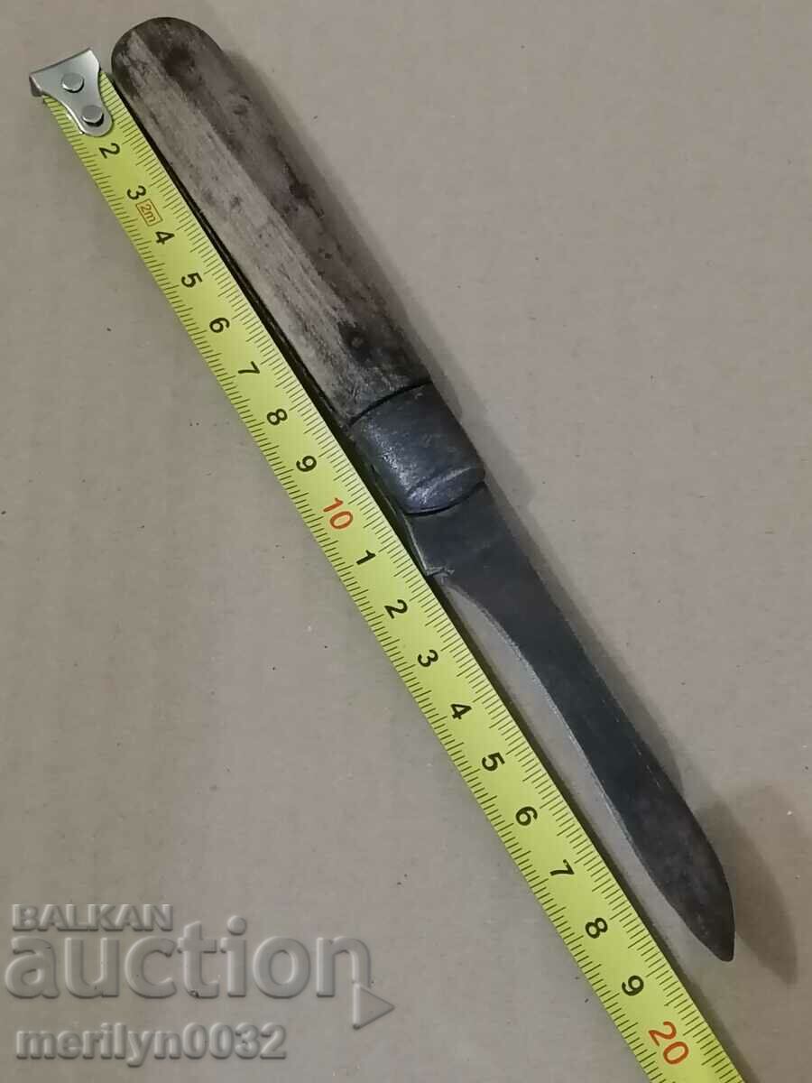 Delivery of Old knife, knife, checkered