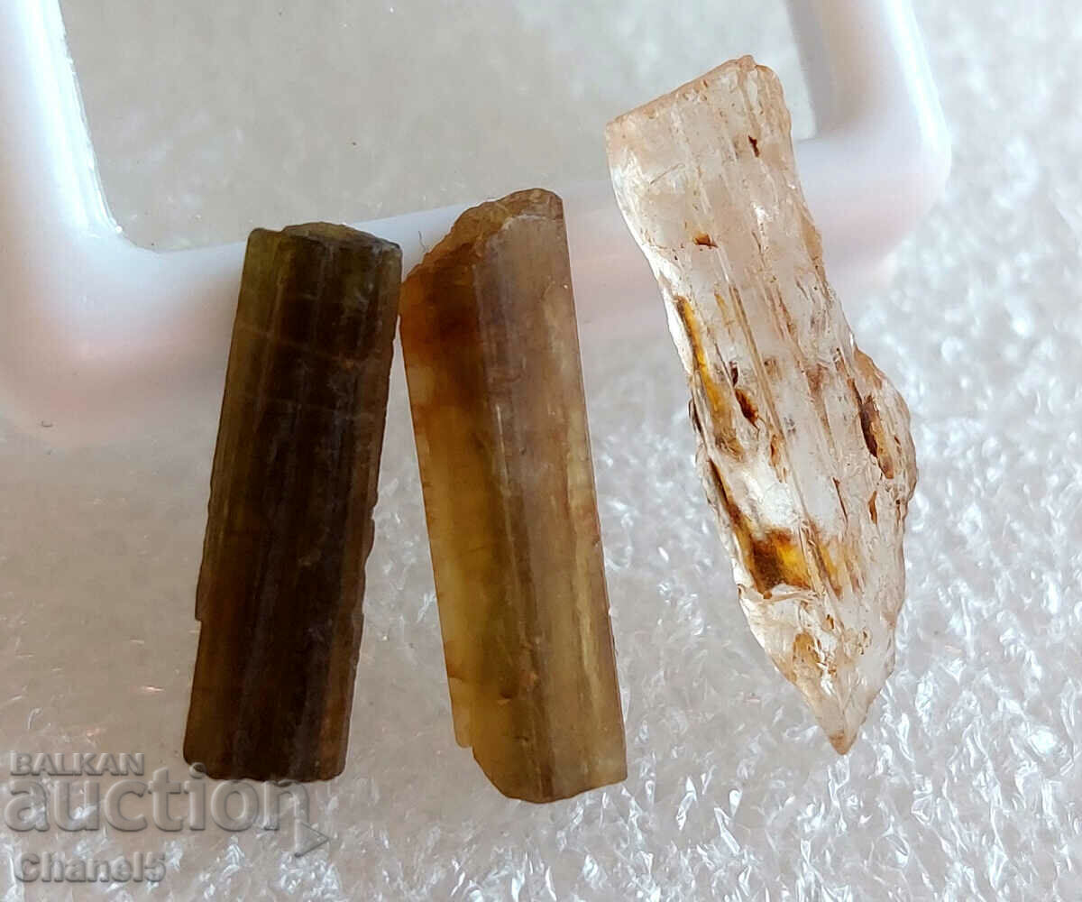 LOT SCAPOLITE AND GREEN TOURMALINE - (501)