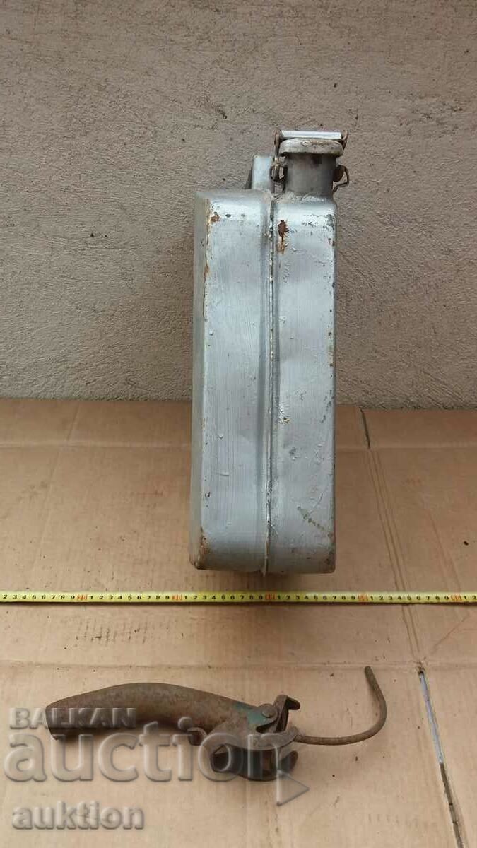 MILITARY METAL TUBE WITH FUNNEL AND MARKING 20 LITERS - 5 MILITARY METAL TUBE WITH FUNNEL AND MARKING 20 LITERS - 5