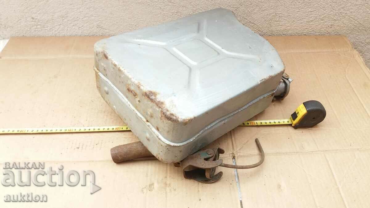 MILITARY METAL TUBE WITH FUNNEL AND MARKING 20 LITERS - 7 MILITARY METAL TUBE WITH FUNNEL AND MARKING 20 LITERS - 7