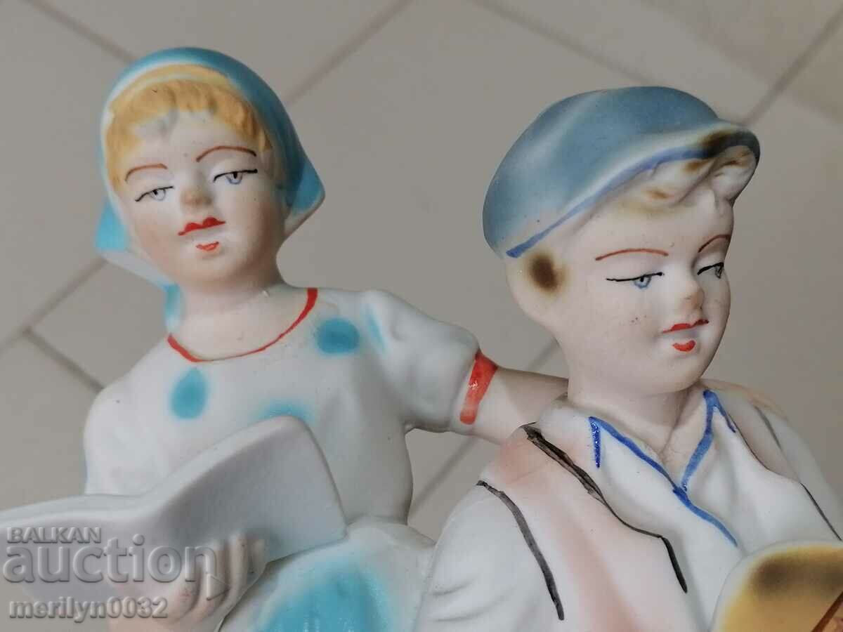 Porcelain figures, figure, statuette, porcelain, plastic with price 72.00 BGN | € 36.81 Porcelain figures, figure, statuette, porcelain, plastic with price 72.00 BGN | € 36.81