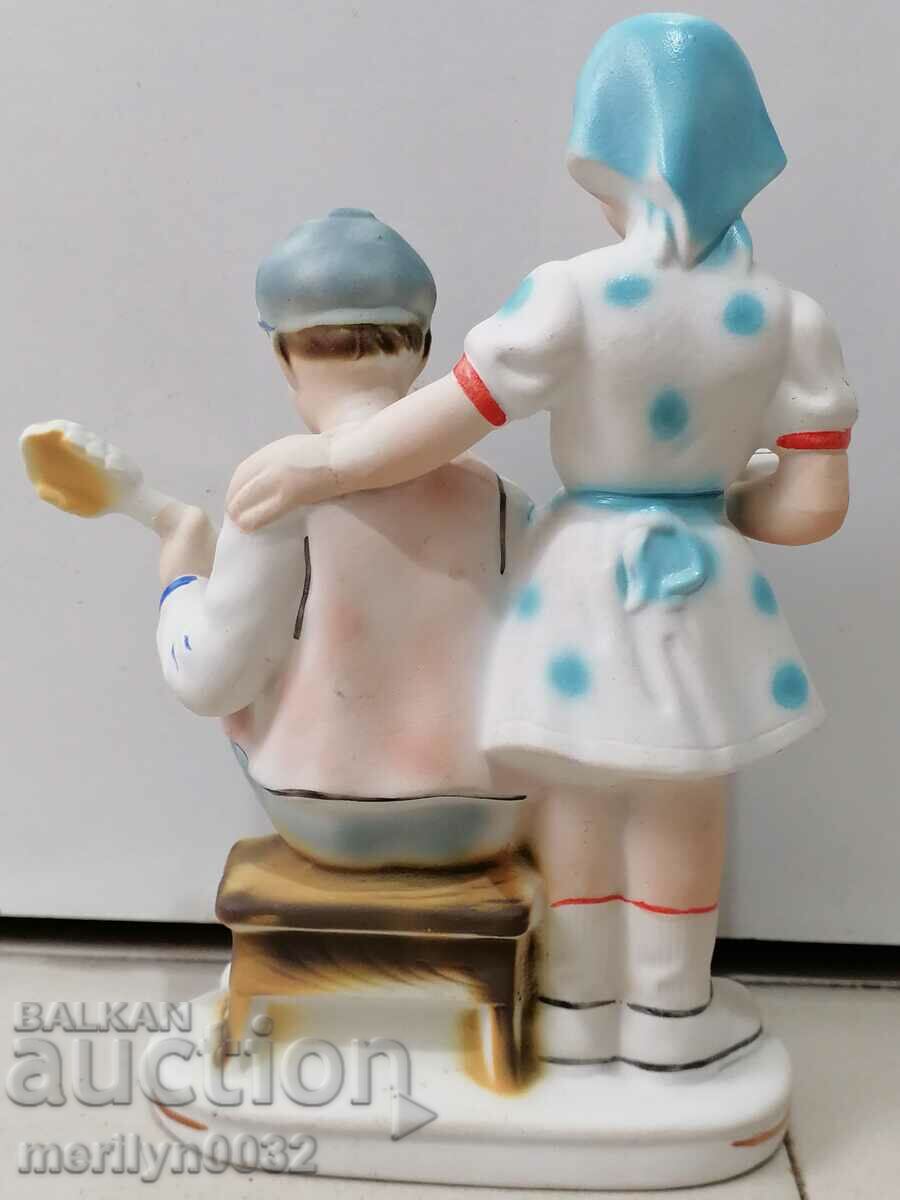 Porcelain figures, figure, statuette, porcelain, plastic - 5 Porcelain figures, figure, statuette, porcelain, plastic - 5