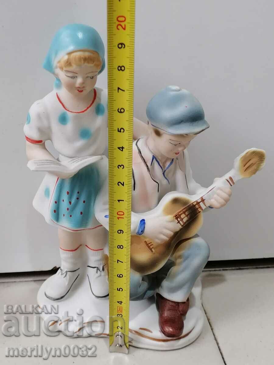 Porcelain figures, figure, statuette, porcelain, plastic - 6 Porcelain figures, figure, statuette, porcelain, plastic - 6