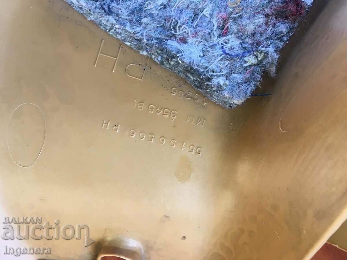 JEEP GRAND CHEROKEE 4 LITER PLASTIC COVER - 5 JEEP GRAND CHEROKEE 4 LITER PLASTIC COVER - 5