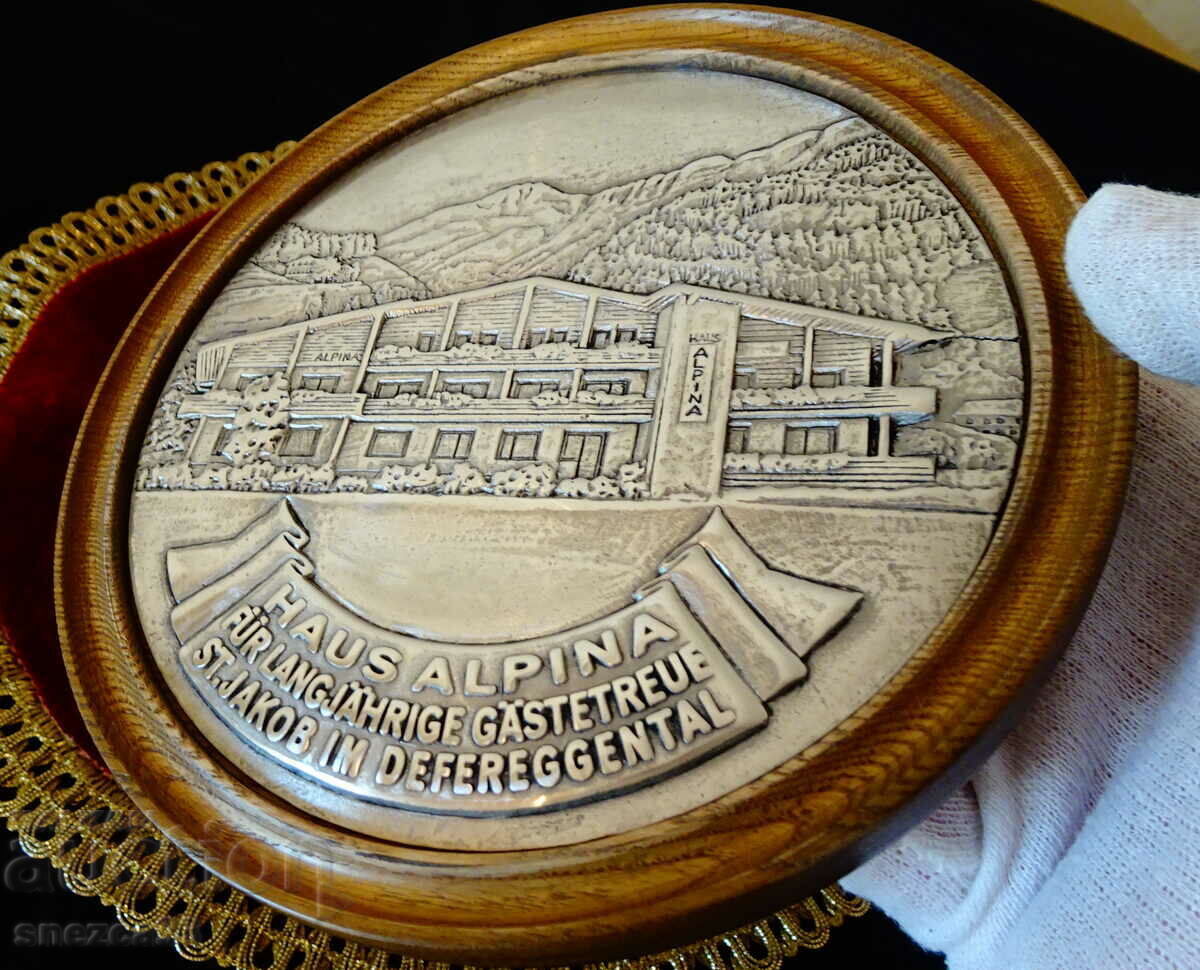 Delivery of Canvas painting, relief picture from the Swiss Alps Delivery of Canvas painting, relief picture from the Swiss Alps