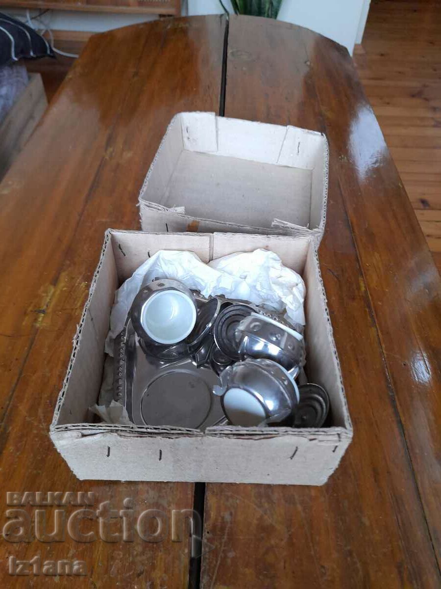 Old spice containers with price 45.00 BGN | € 23.01 Old spice containers with price 45.00 BGN | € 23.01