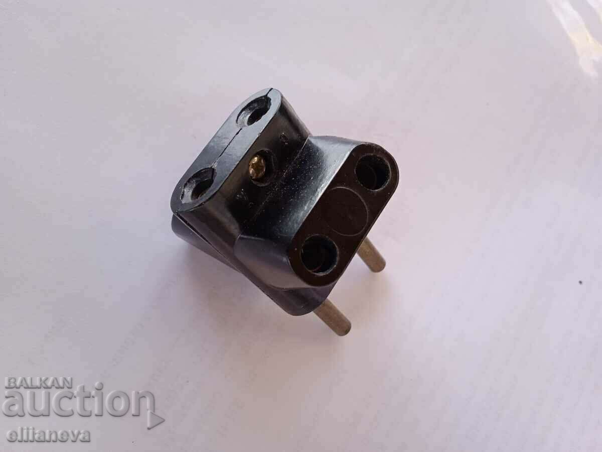Bakelite triple plug with price 5.00 BGN | € 2.56 Bakelite triple plug with price 5.00 BGN | € 2.56