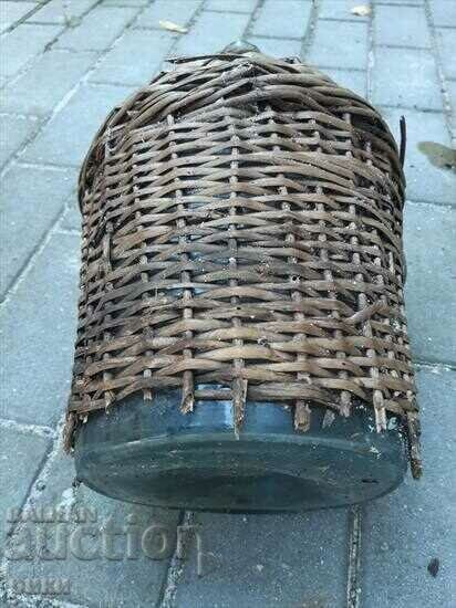 Παράδοση Παλιά νταμιτζάνα Παράδοση Παλιά νταμιτζάνα