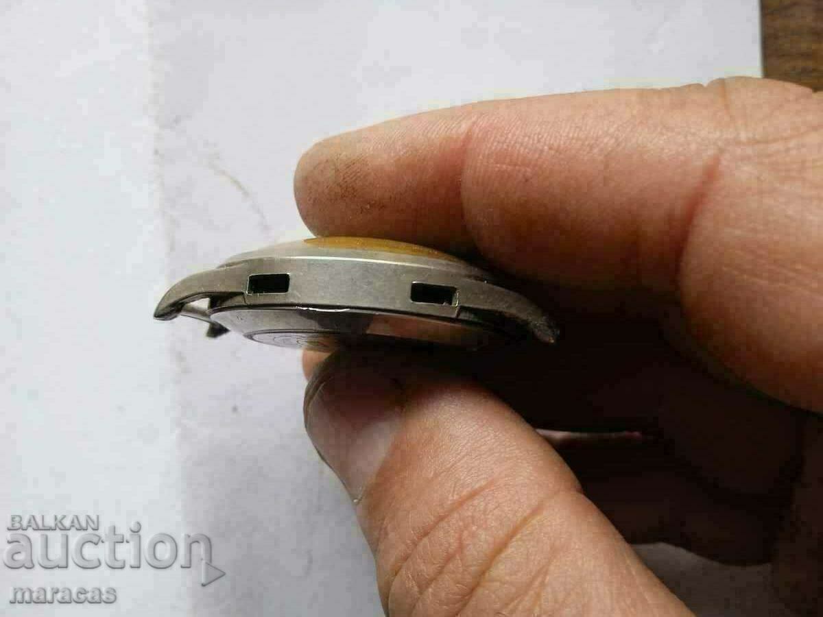 Ръчен часовник с цена 18.00 лв. | € 9.20 Ръчен часовник с цена 18.00 лв. | € 9.20