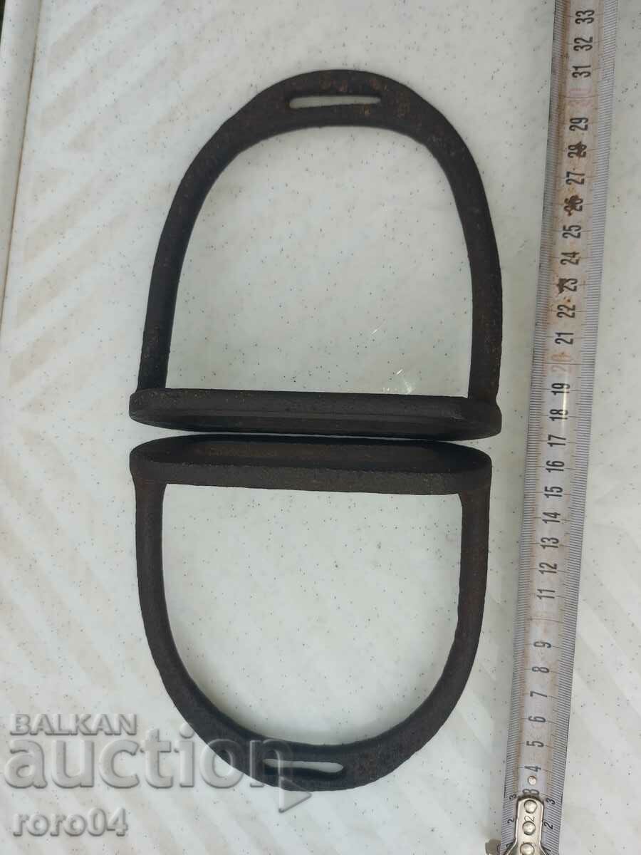 Auction Stirrups - Stirrups - HUGE - EXCELLENT Auction Stirrups - Stirrups - HUGE - EXCELLENT