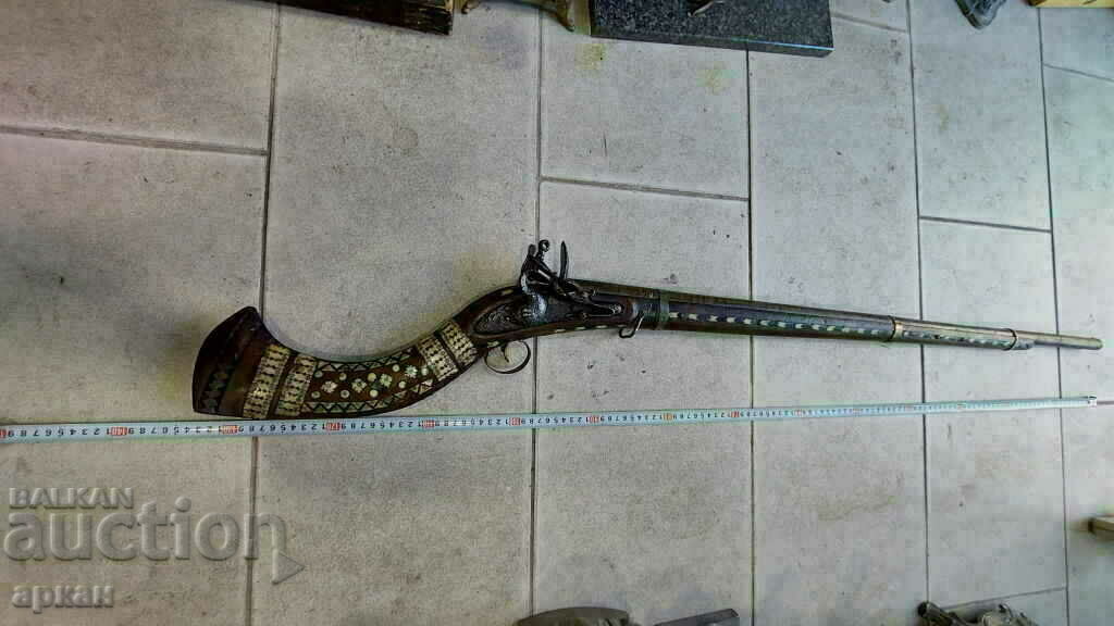 XIX century flintlock rifle with rich inlay