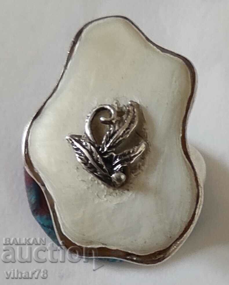 Delivery of VERY BEAUTIFUL SILVER WOMEN'S RING WITH MOTHER OF PEARL Delivery of VERY BEAUTIFUL SILVER WOMEN'S RING WITH MOTHER OF PEARL