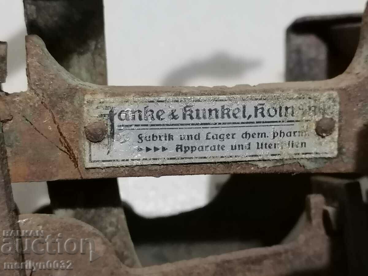 Old Viennese Scale Embossed Cast Iron Weighing Weight with price 119.00 BGN | € 60.84 Old Viennese Scale Embossed Cast Iron Weighing Weight with price 119.00 BGN | € 60.84