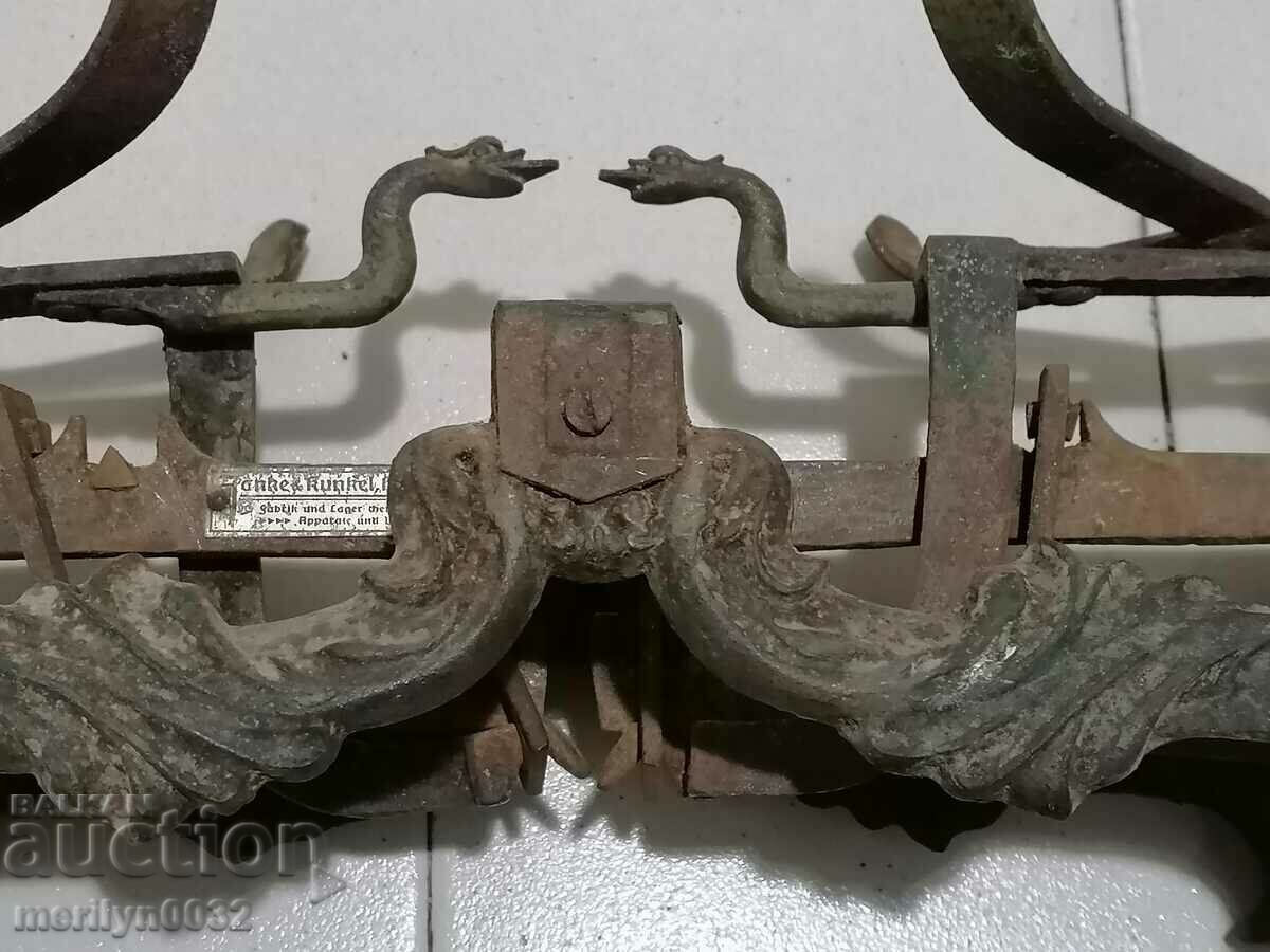 Auction Old Viennese Scale Embossed Cast Iron Weighing Weight Auction Old Viennese Scale Embossed Cast Iron Weighing Weight