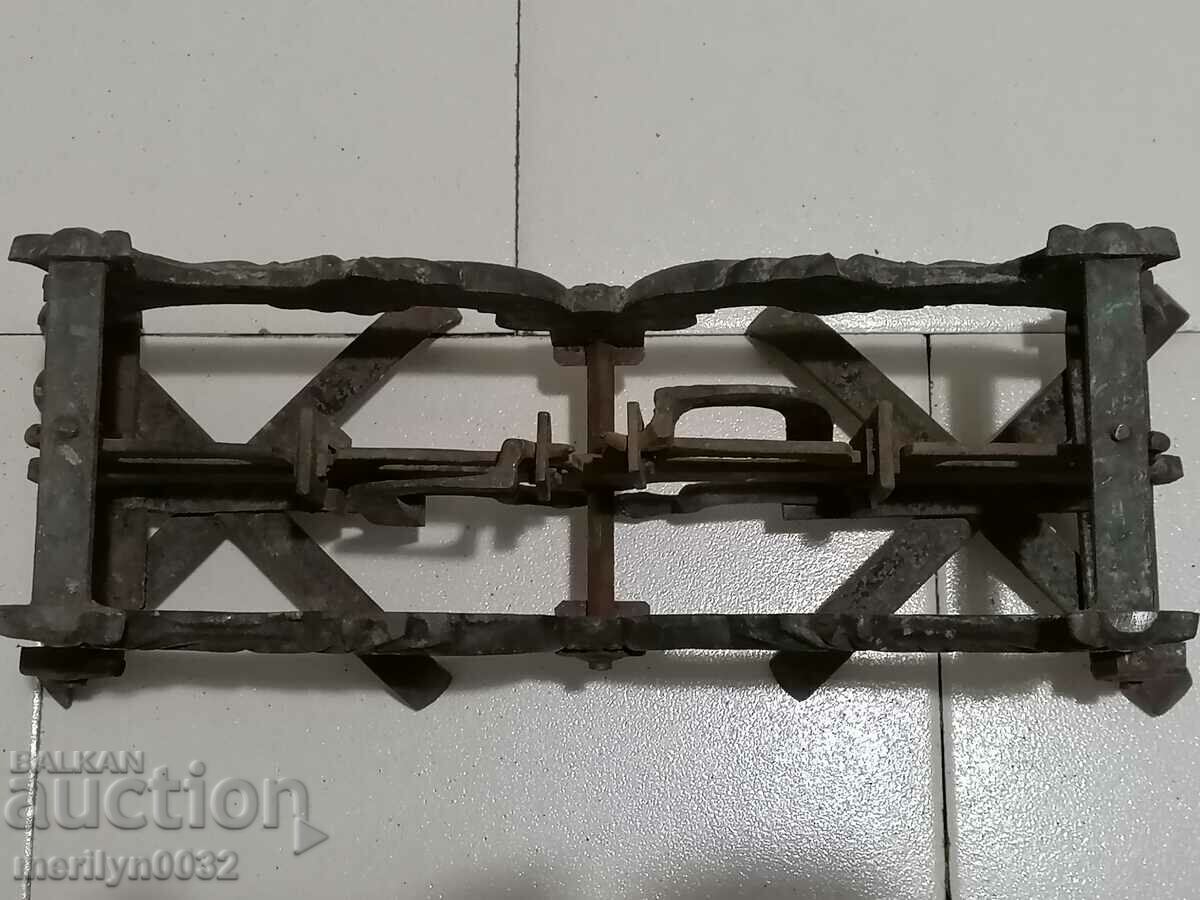 Old Viennese Scale Embossed Cast Iron Weighing Weight - 5 Old Viennese Scale Embossed Cast Iron Weighing Weight - 5