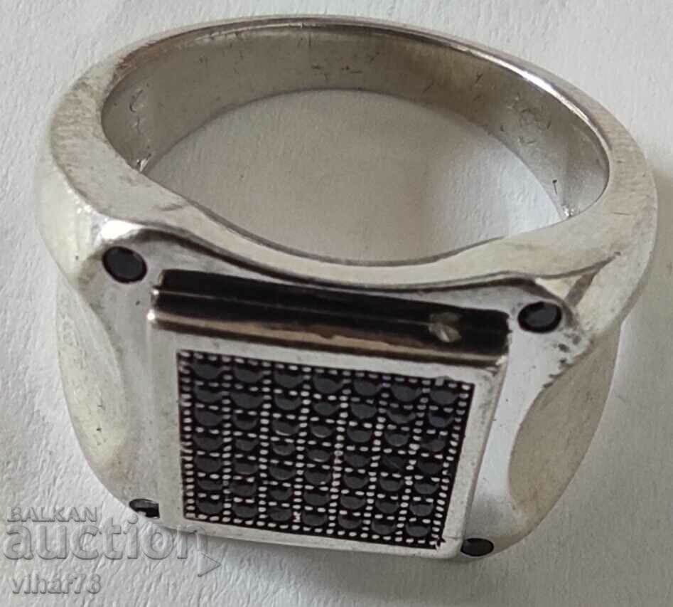 WOMEN'S SILVER RING WITH FORGED ONYS - 6 WOMEN'S SILVER RING WITH FORGED ONYS - 6