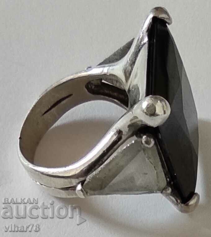 WOMEN'S SILVER RING WITH BLACK ONYX - 6 WOMEN'S SILVER RING WITH BLACK ONYX - 6