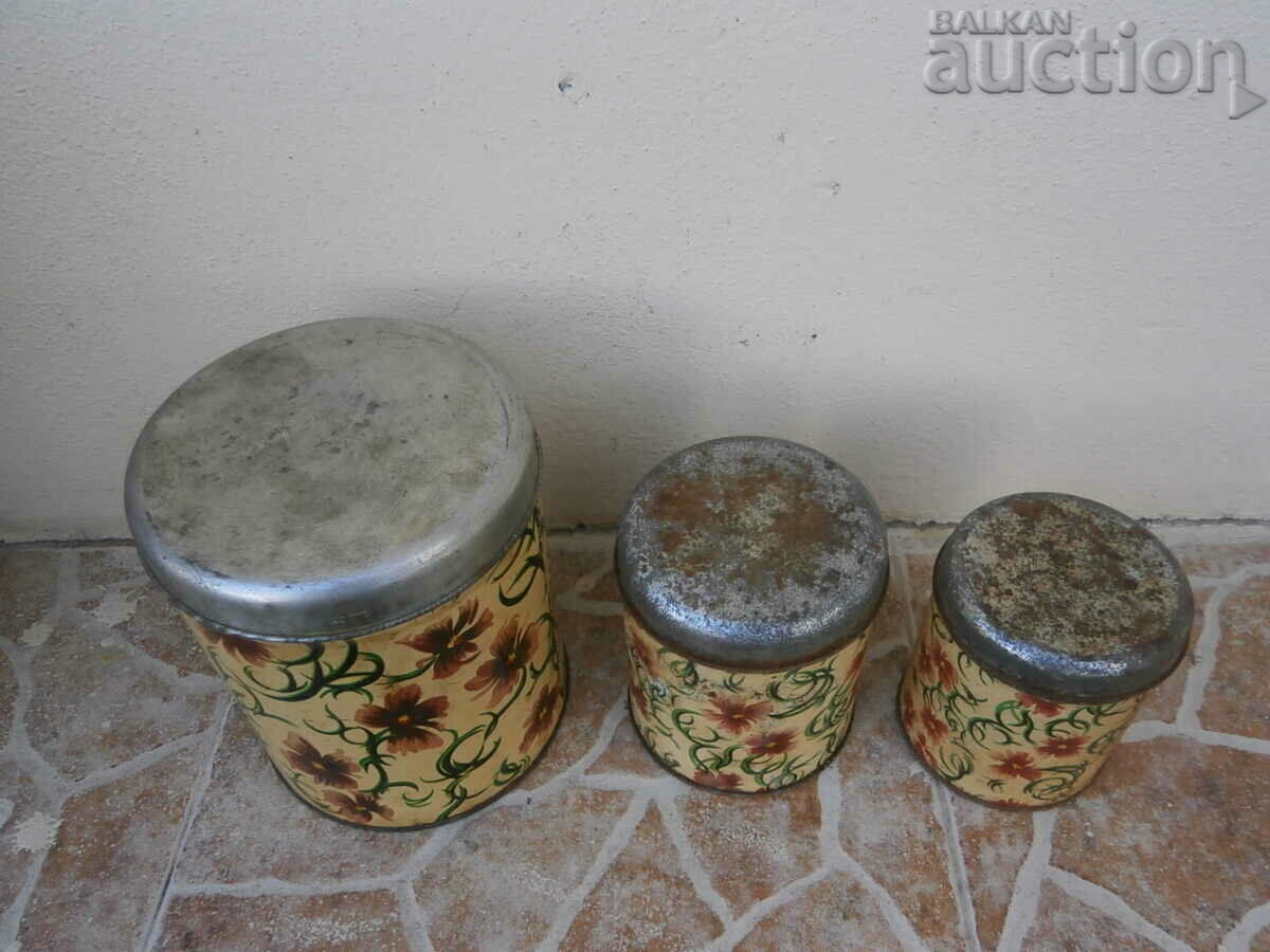 Delivery of retro vintage coffee spice boxes kitia Delivery of retro vintage coffee spice boxes kitia