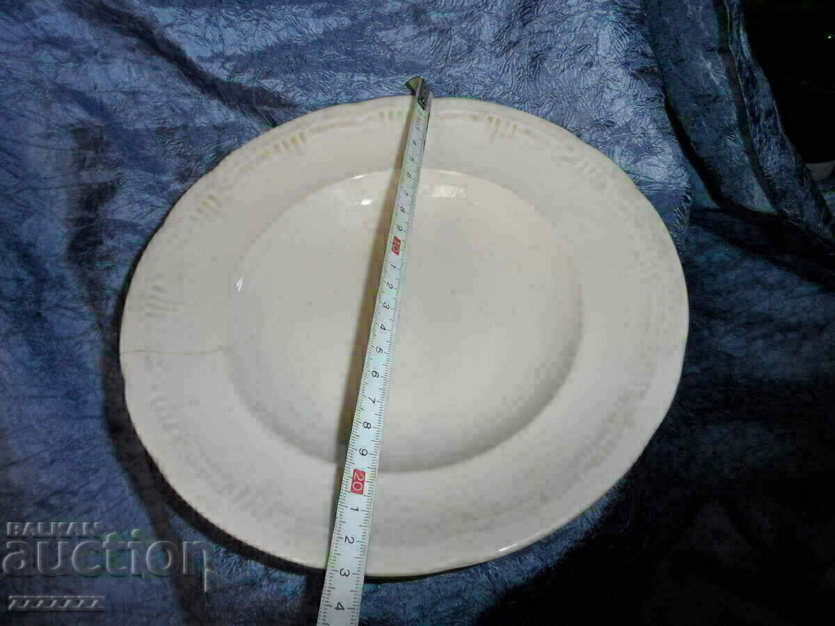 ένα πορσελάνινο πιάτο - 6