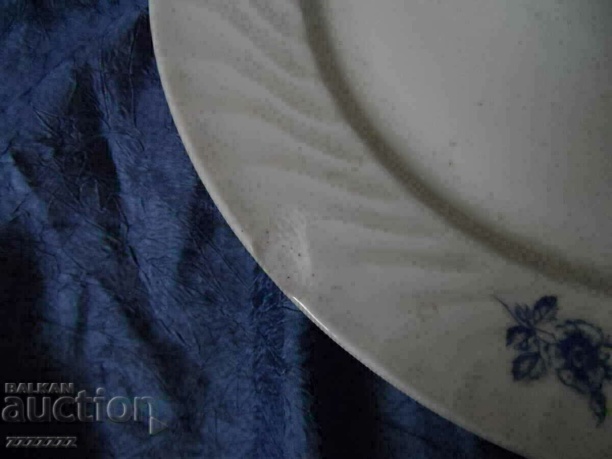 Delivery of porcelain, large plate, platter Delivery of porcelain, large plate, platter