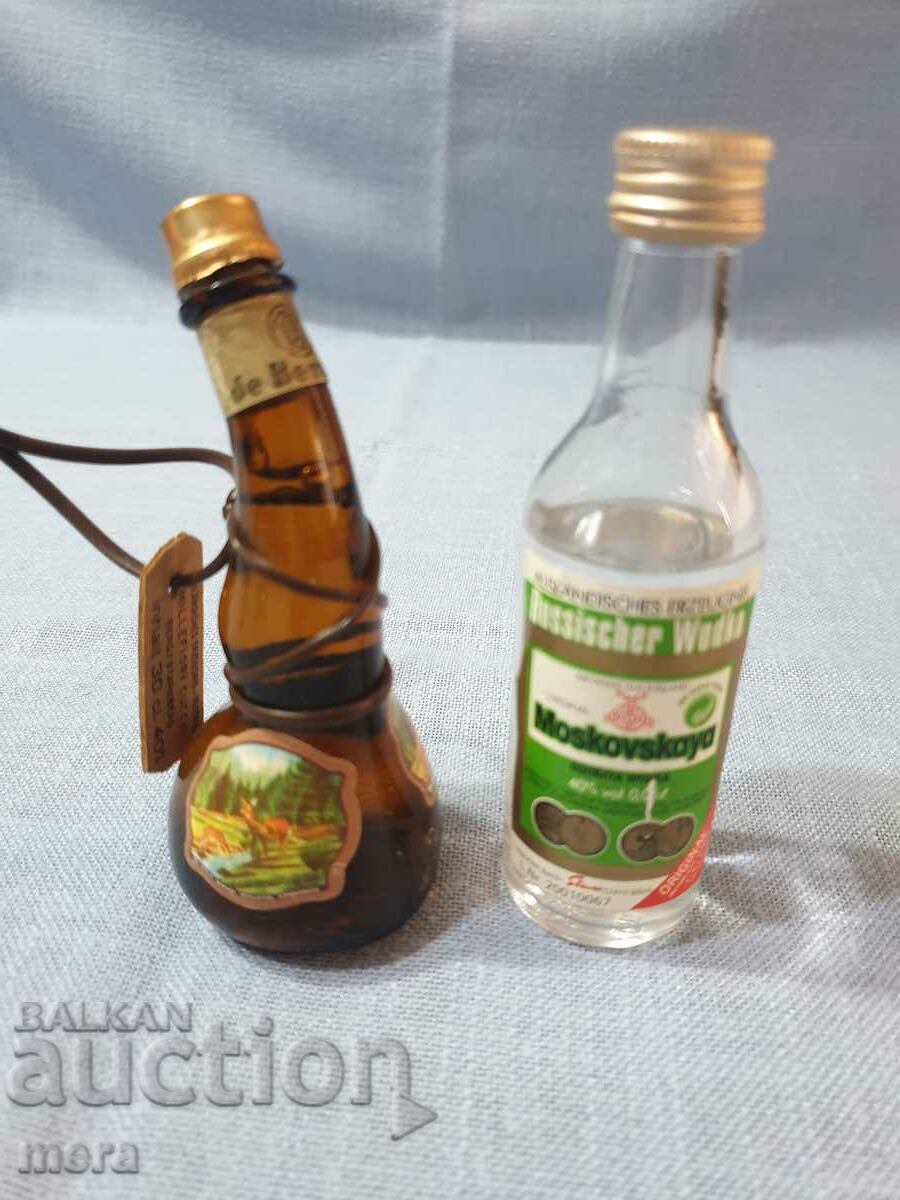 Delivery of Lot of collectible mini bottles