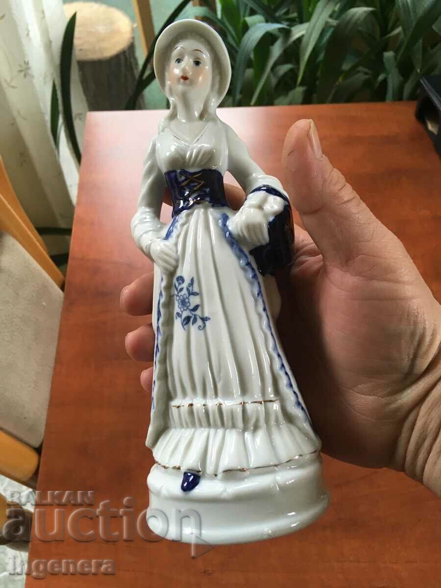 STATUETA FIGURA PORCELAN FARA NOTĂ cu preț 24.00 BGN | € 12.27 STATUETA FIGURA PORCELAN FARA NOTĂ cu preț 24.00 BGN | € 12.27