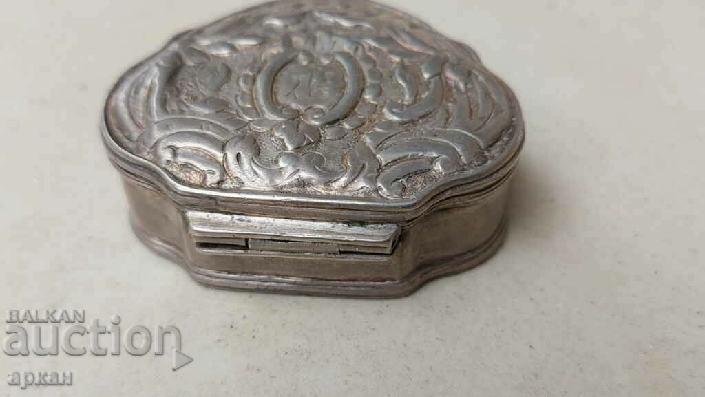 Enfie silver box with Turkish tugres, 19th century - 6 Enfie silver box with Turkish tugres, 19th century - 6