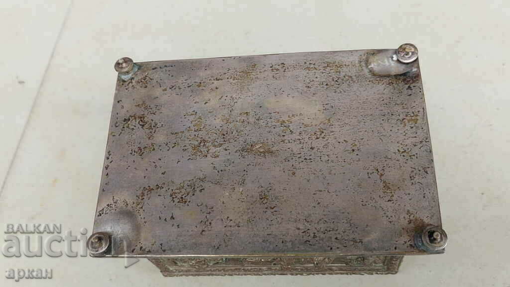 Embossed jewelry box - late 19th century France with price 500.00 BGN | € 255.65 Embossed jewelry box - late 19th century France with price 500.00 BGN | € 255.65