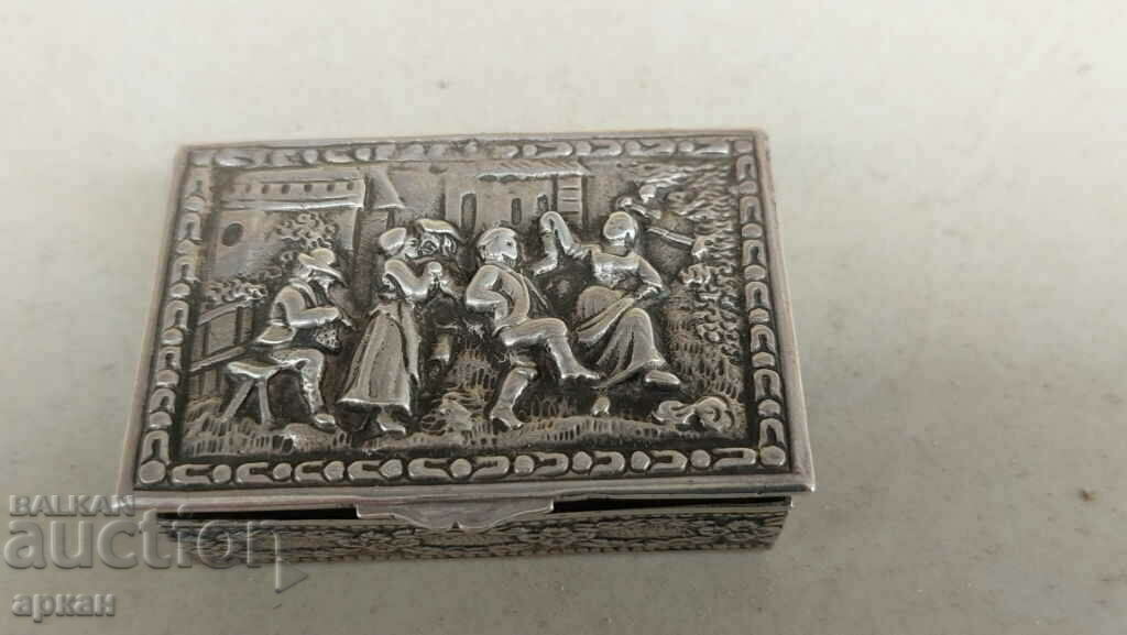 silver snuff box, embossed - Spain with price 500.00 BGN | € 255.65 silver snuff box, embossed - Spain with price 500.00 BGN | € 255.65
