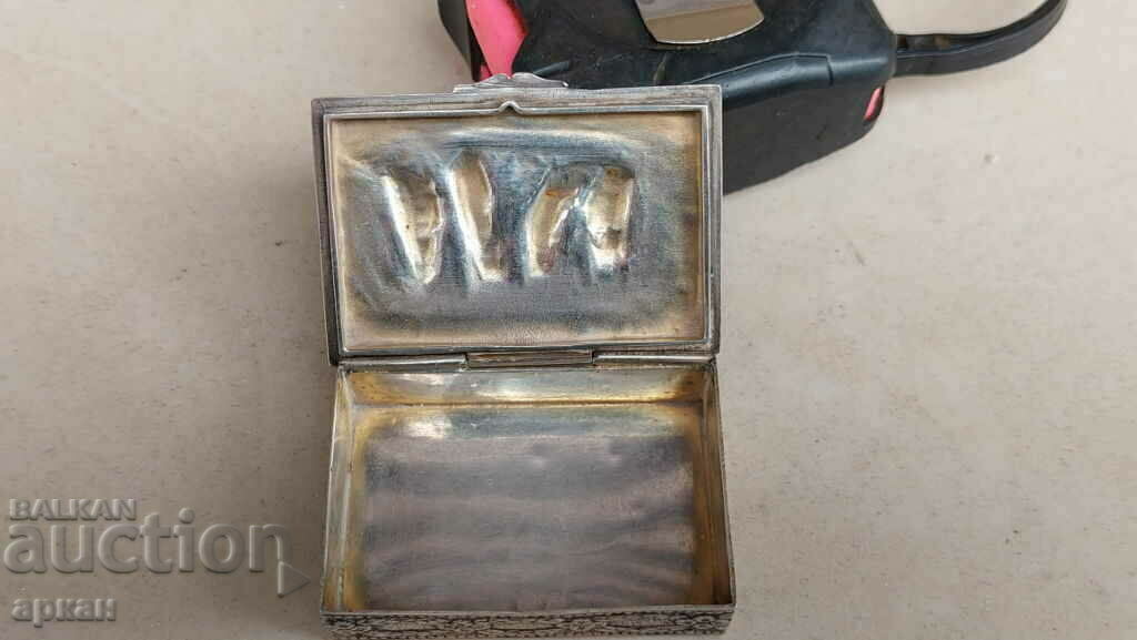 Auction silver snuff box, embossed - Spain Auction silver snuff box, embossed - Spain