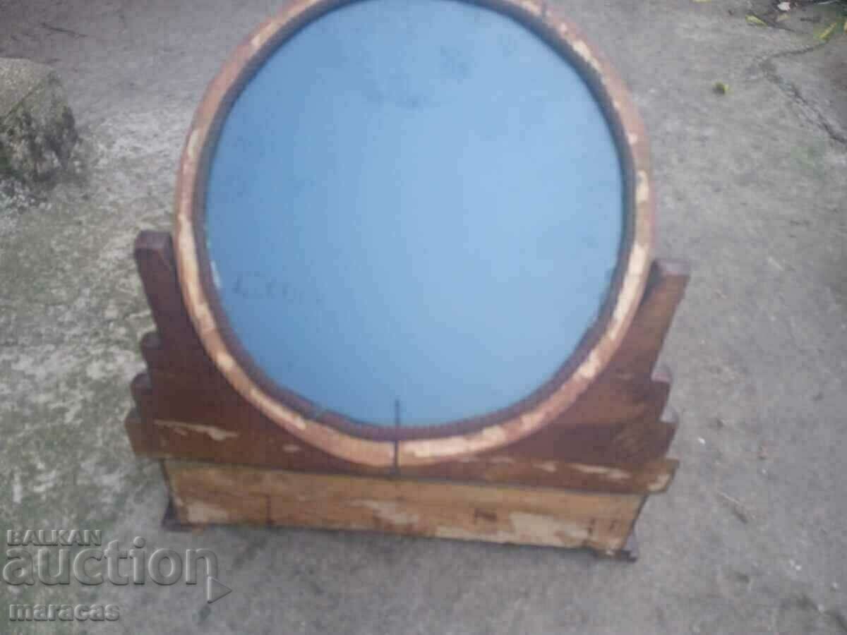 Delivery of Old wooden dressing table with mirror