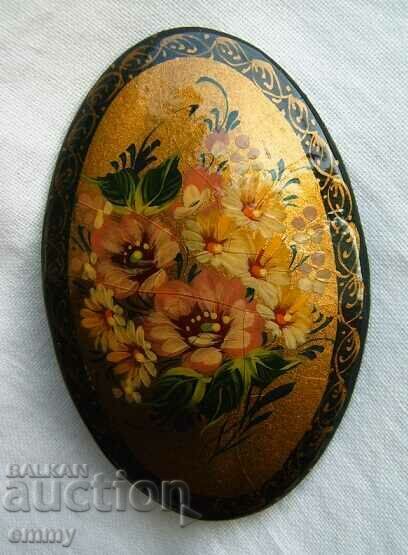 Брошка руска ръчно рисувана, СССР 1993, забележки с цена 8.00 лв. | € 4.09 Брошка руска ръчно рисувана, СССР 1993, забележки с цена 8.00 лв. | € 4.09