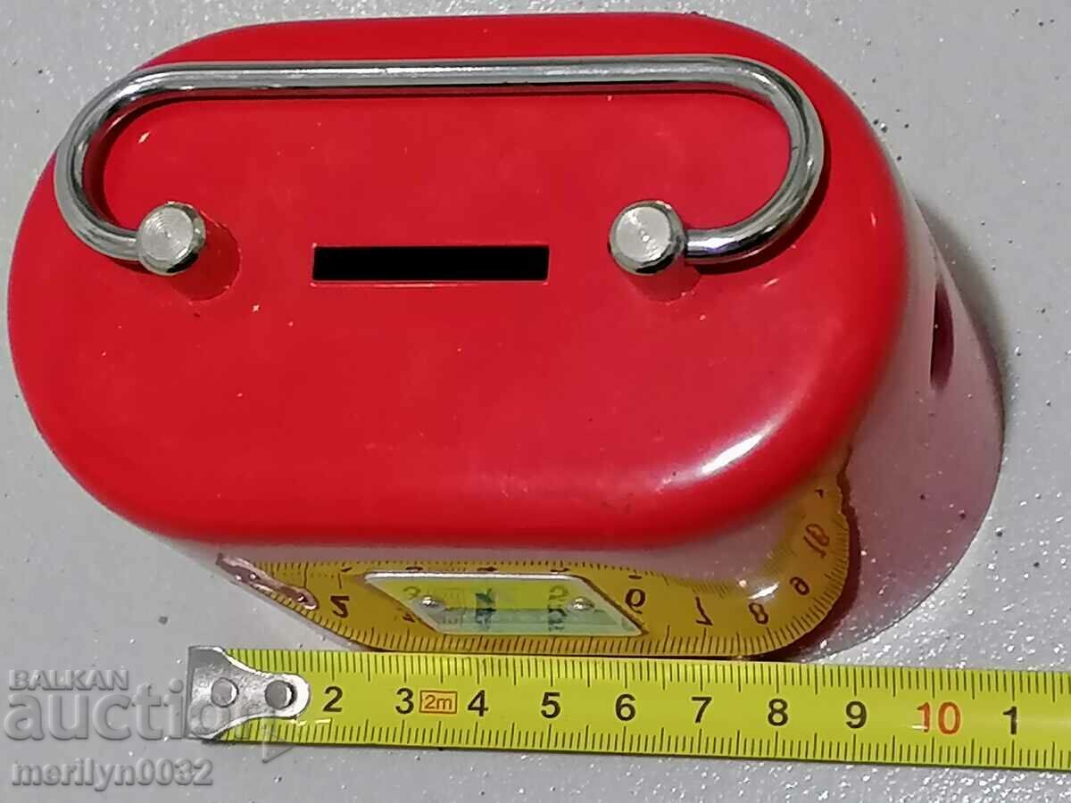 Delivery of Children's metal money box Delivery of Children's metal money box