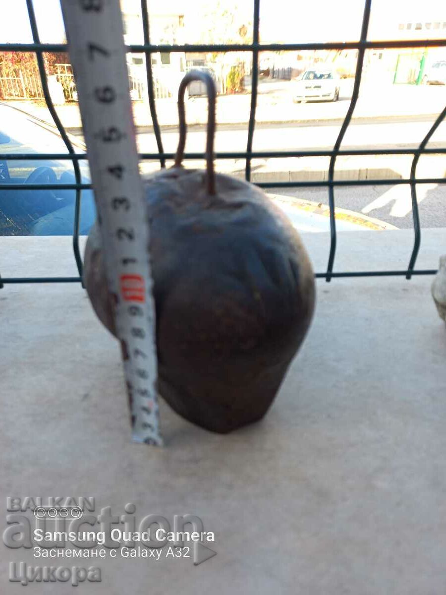 Auction  BIG OLD GIRL CHAN BELL