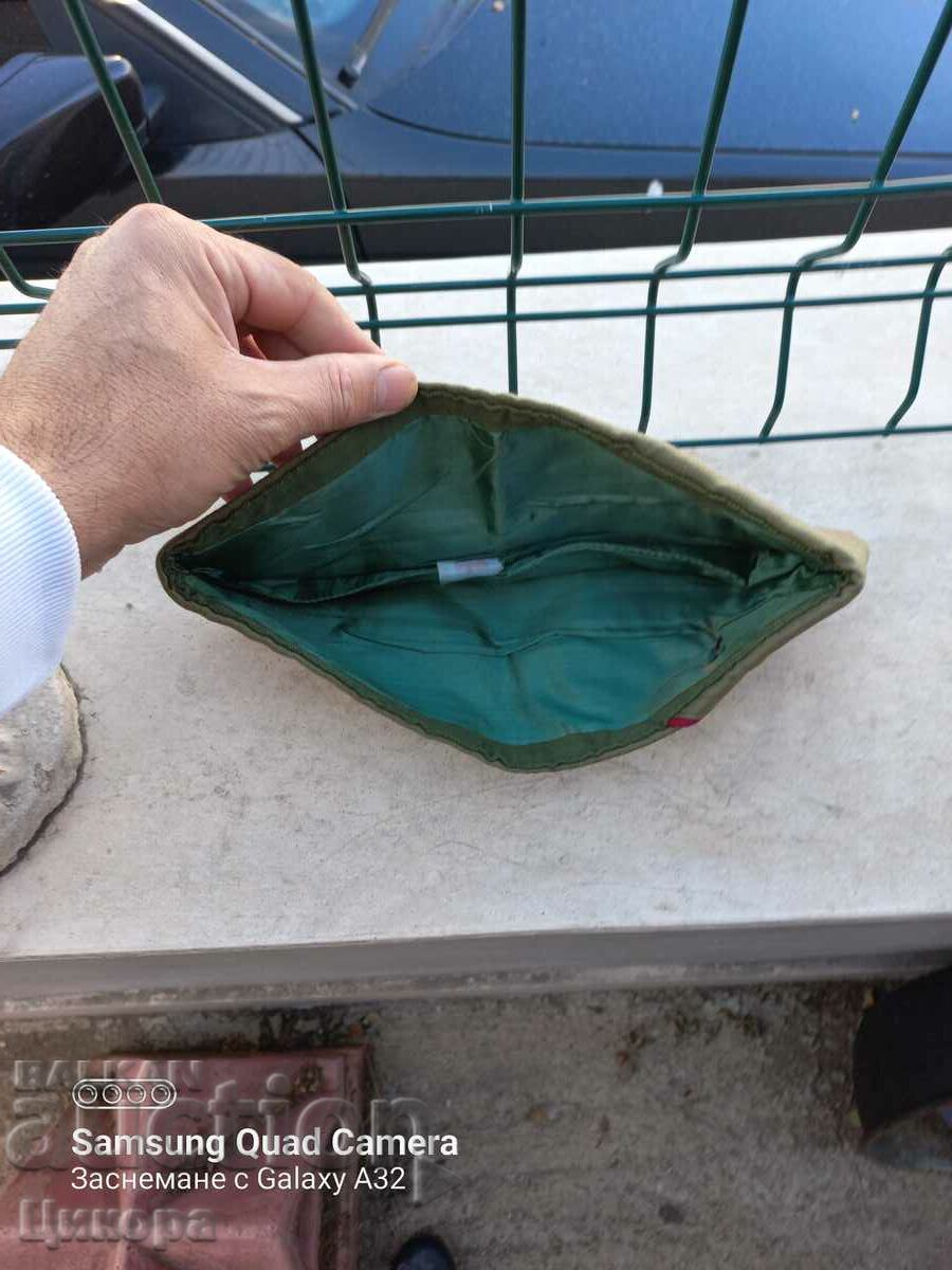 Delivery of MILITARY HAT KEPE KOKARDA LION Delivery of MILITARY HAT KEPE KOKARDA LION