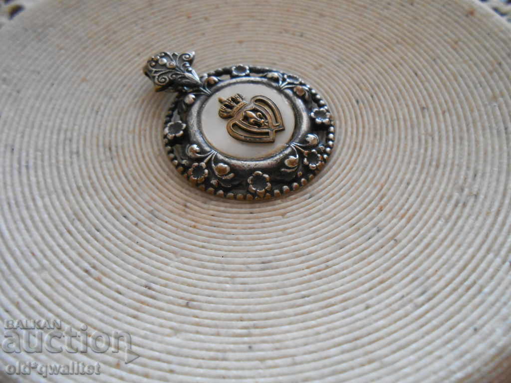 Attractive old MEDALLION, approx. 38 mm / 30 mm, CROWN - 6 Attractive old MEDALLION, approx. 38 mm / 30 mm, CROWN - 6