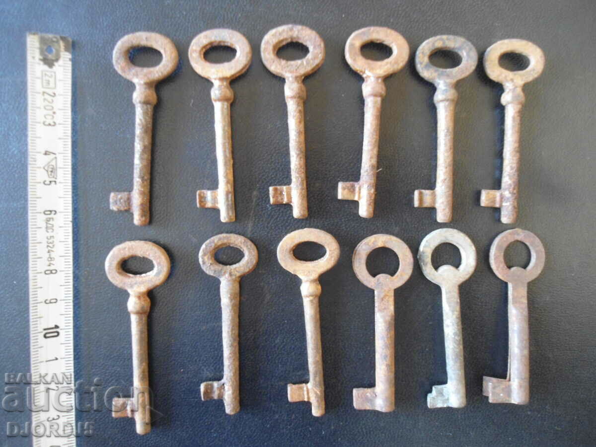 Lot old keys, 12 pieces with price 10.00 BGN | € 5.11 Lot old keys, 12 pieces with price 10.00 BGN | € 5.11