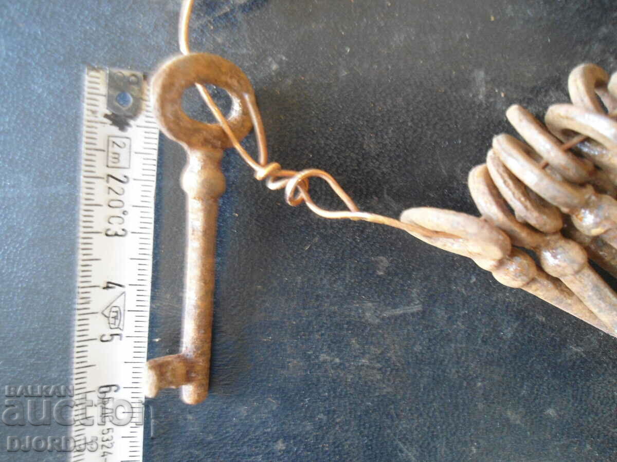 Lot of old forged keys, 50 pieces - 5 Lot of old forged keys, 50 pieces - 5