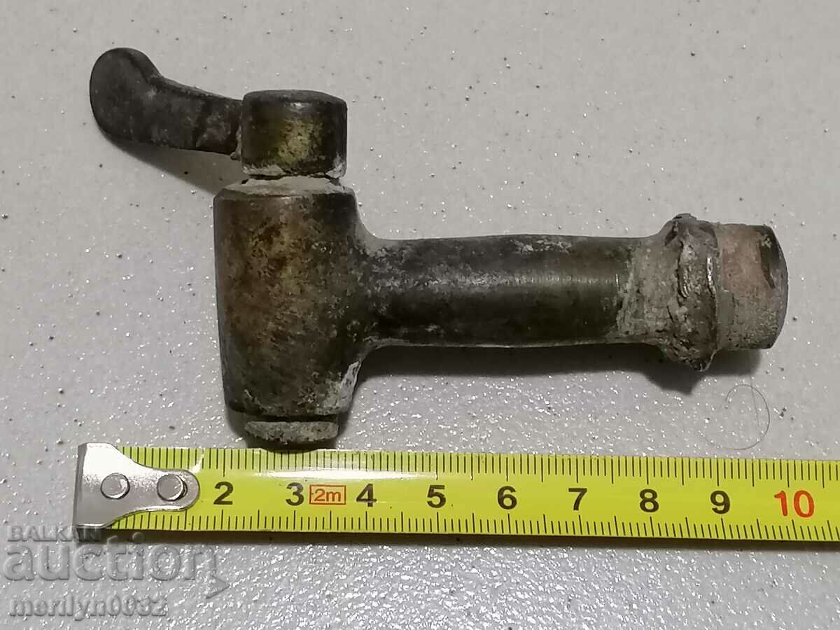Old bronze crane, cannula faucet with price 19.00 BGN | € 9.71 Old bronze crane, cannula faucet with price 19.00 BGN | € 9.71