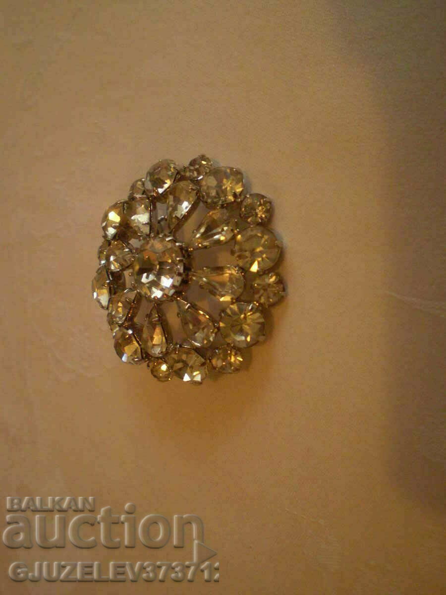 Delivery of Retro round brooch with white Czech crystal Delivery of Retro round brooch with white Czech crystal