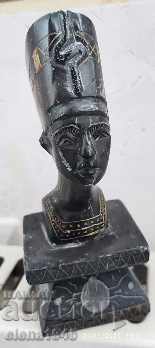 Statuette - 5 Statuette - 5