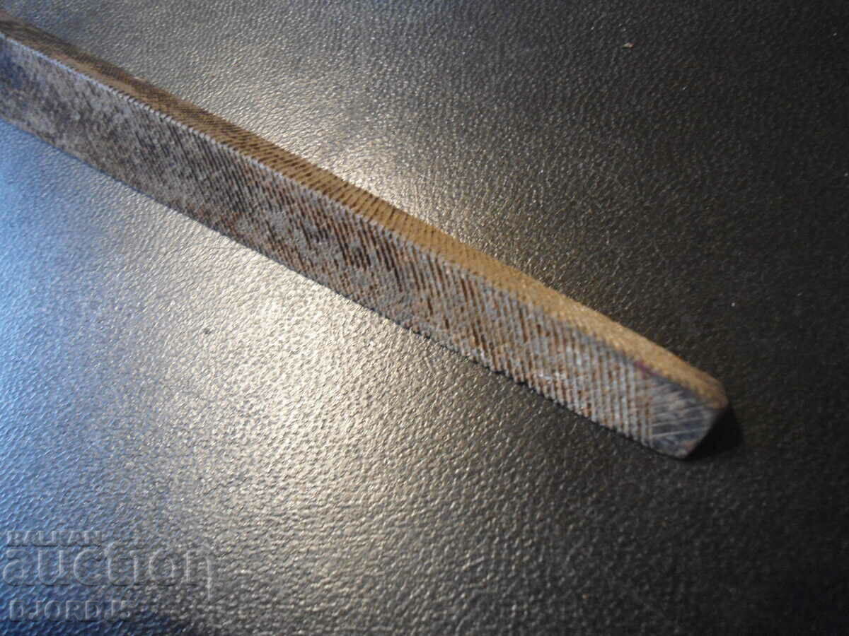 Old hacksaw, triangular with price 2.00 BGN | € 1.02 Old hacksaw, triangular with price 2.00 BGN | € 1.02