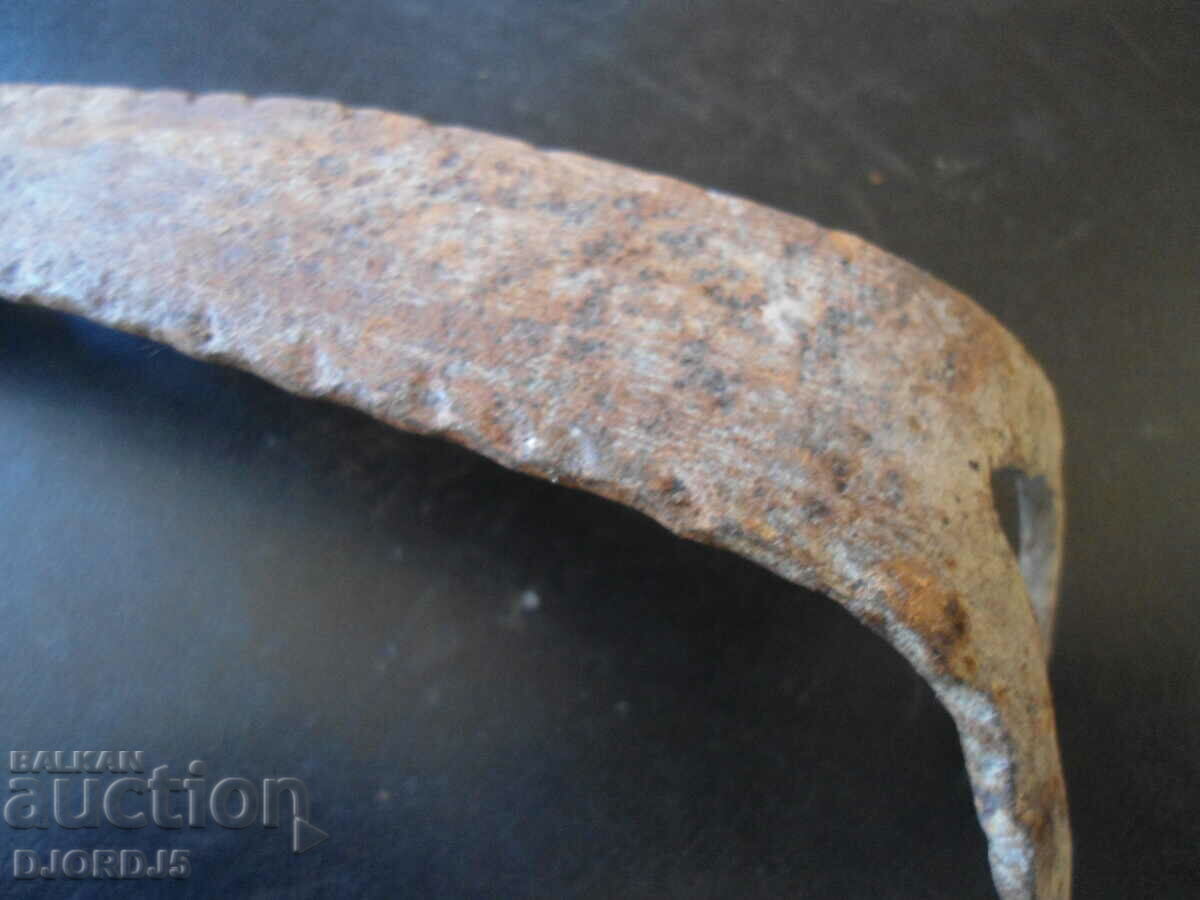 Old wrought latch with price 3.00 BGN | € 1.53 Old wrought latch with price 3.00 BGN | € 1.53