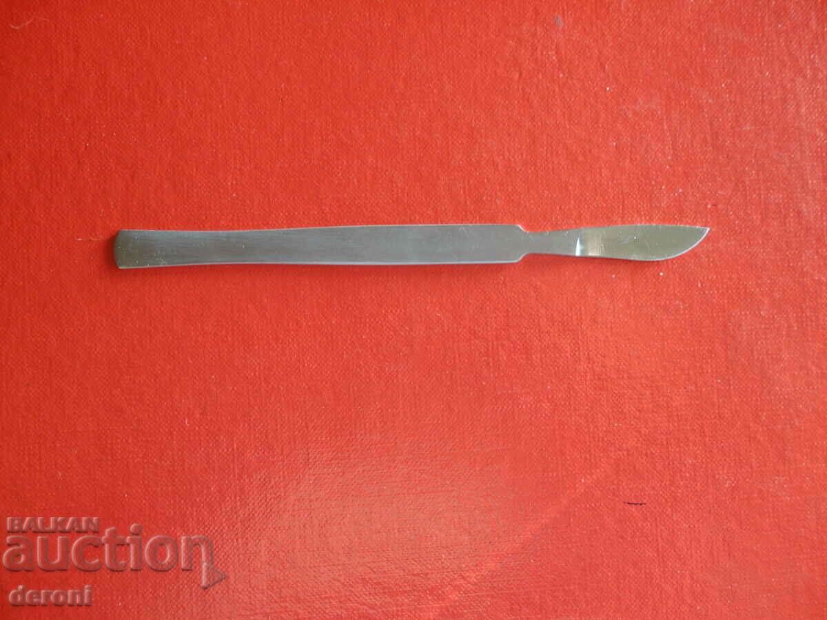 Delivery of Antique scalpel knife