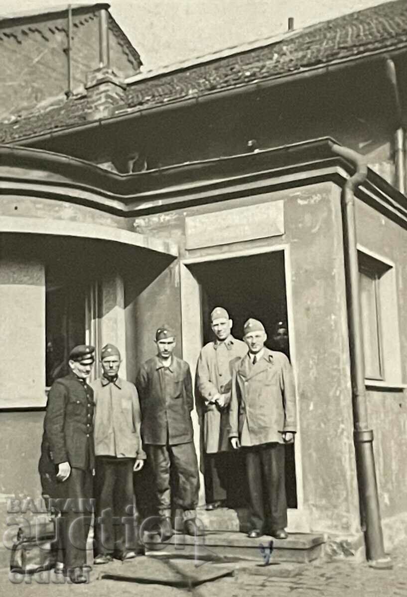 2832 Kingdom of Bulgaria locomotive depot BDZ station Sofia 1940. with price 10.00 BGN | € 5.11 2832 Kingdom of Bulgaria locomotive depot BDZ station Sofia 1940. with price 10.00 BGN | € 5.11