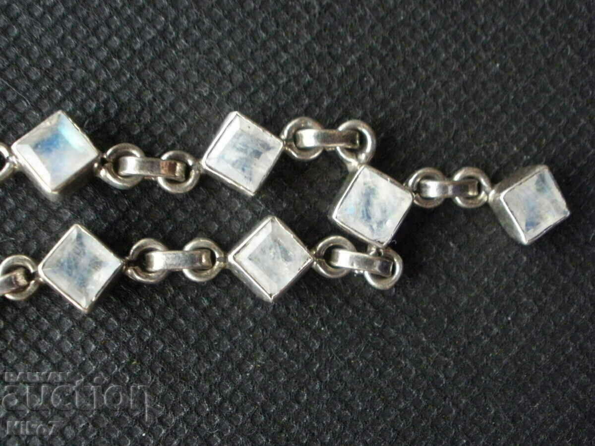 Delivery of Silver women's necklace, necklace + moonstone. Delivery of Silver women's necklace, necklace + moonstone.